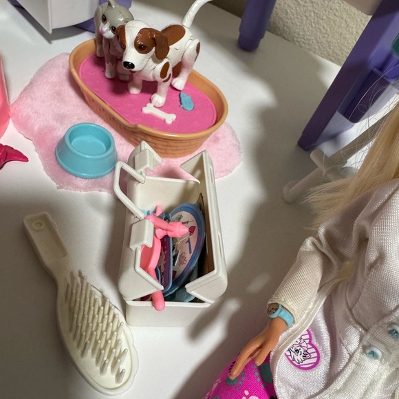 Barbie Pet Care Center - 1996 - Picture 7 of 10